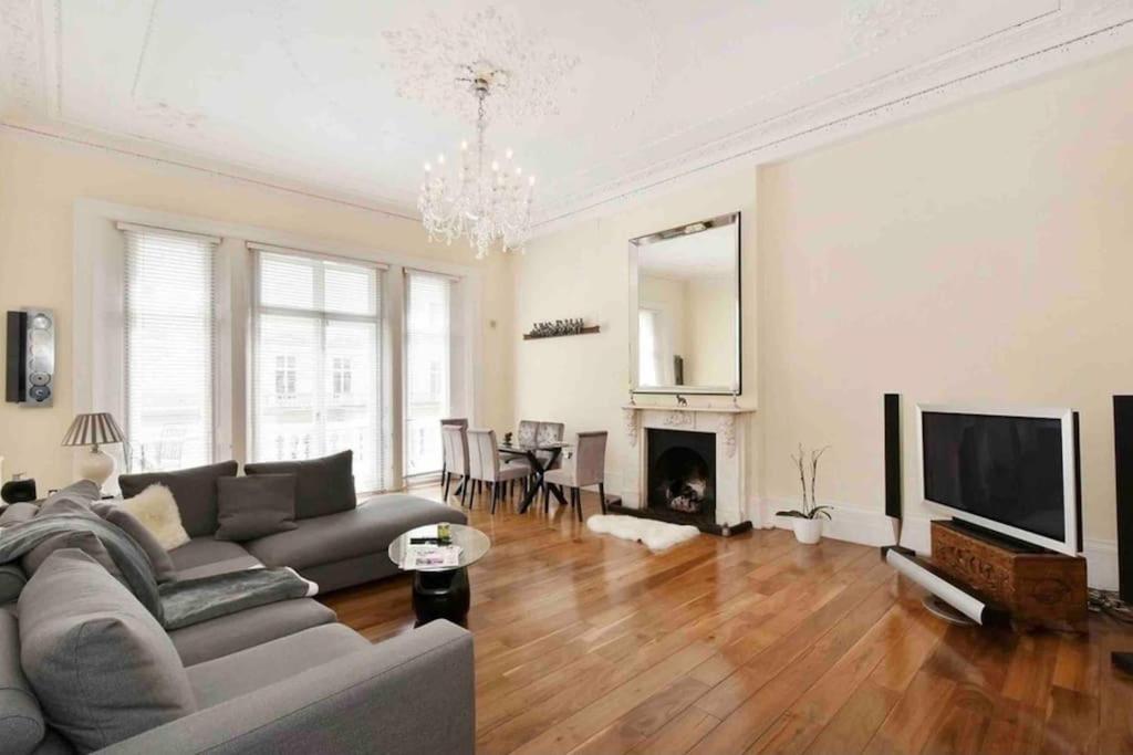 Stunning Grand 2 Bed, 2 Bath Apartment, Londres Extérieur photo