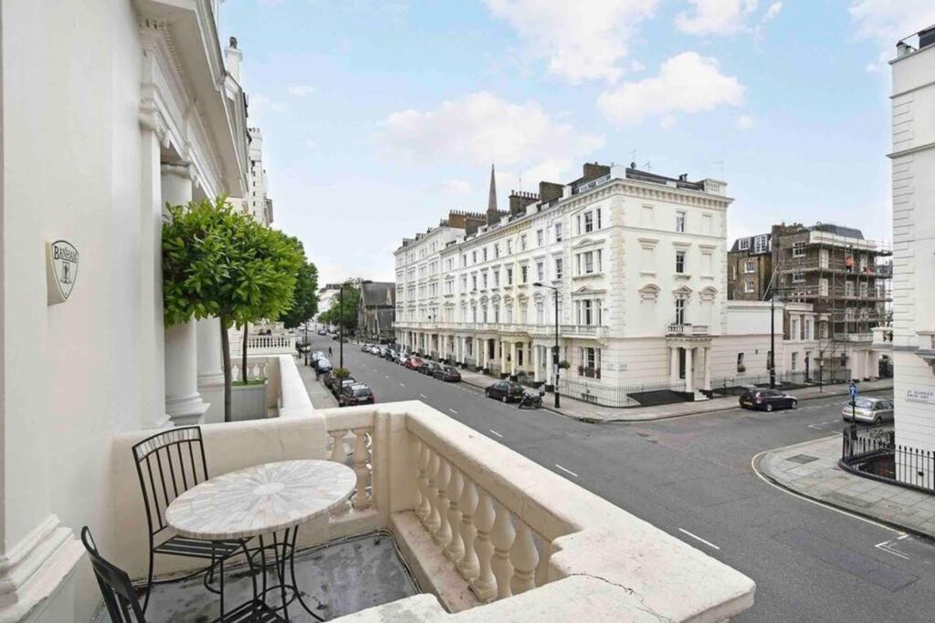 Stunning Grand 2 Bed, 2 Bath Apartment, Londres Extérieur photo