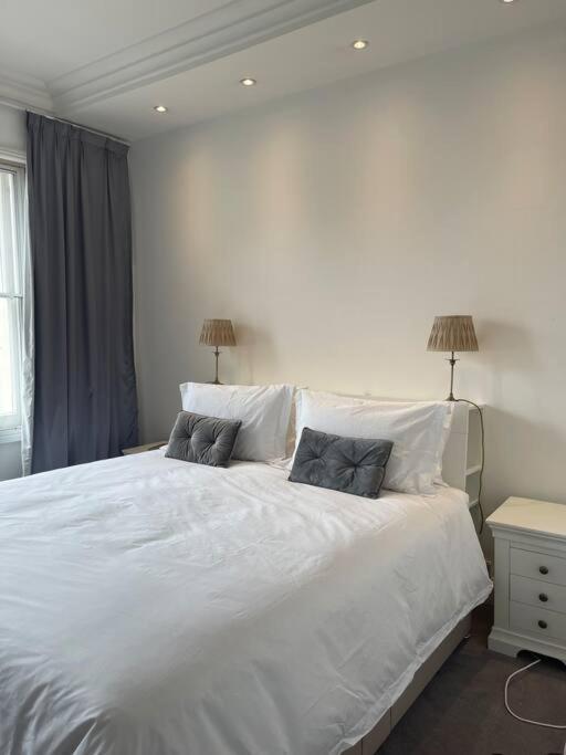 Stunning Grand 2 Bed, 2 Bath Apartment, Londres Extérieur photo